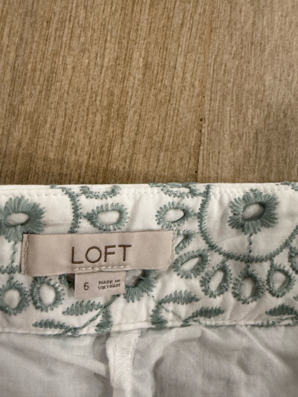 LOFT Embroidered Eyelet 2-Piece Crop Top Midi Skirt Set Sage Green White Size 6 - Picture 7 of 16